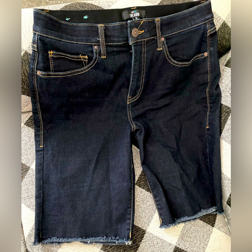 EUC Lularoe Bermuda shorts size 30 dark blue denim color